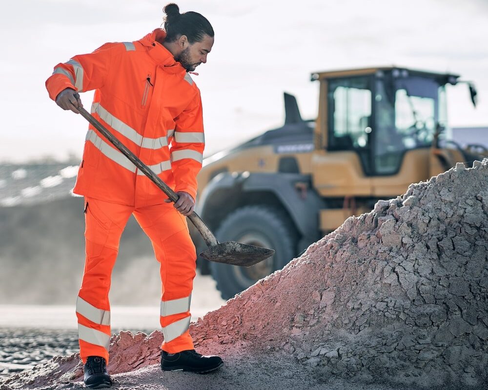 Waarschuwingskleding kopen: waar je op moet letten bij high visibility